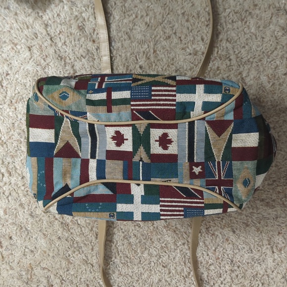 Flag Vacation Travel Purse - Picture 7 of 15